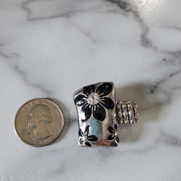 Silver Tone Adjustable Band Ring with Black Flowers & Rhinestones 💥3 for $24💥 - Picture 5 of 13